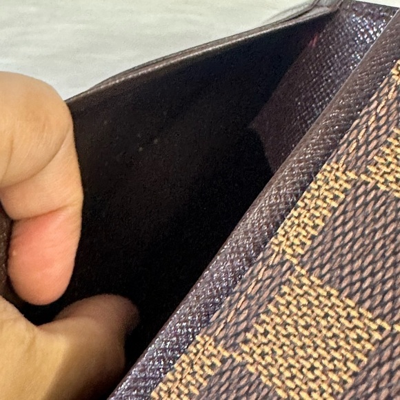 LOUIS VUITTON zip medium wallet in damier ebene - Picture 10 of 17